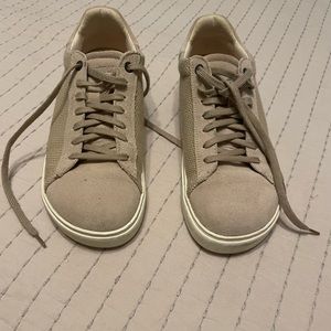 Bend low sneakers